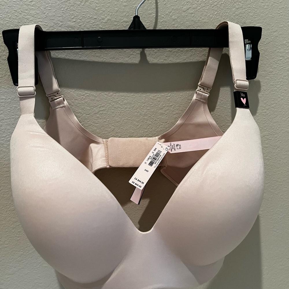 Victoria Secret Body by Victoria wireless Nude34D , still with new tag.